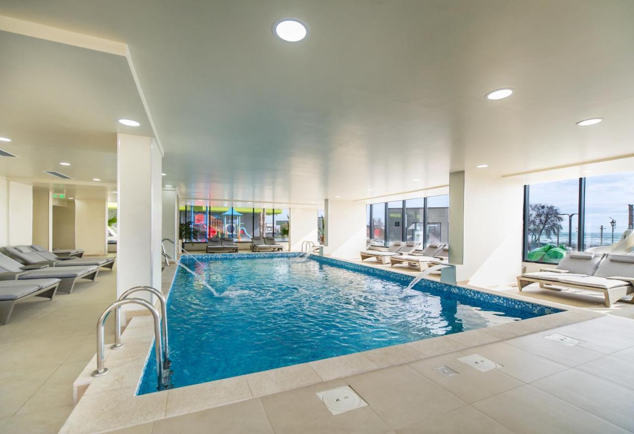 Rusty Sands Apt Spa N Pools Beach Resort Năvodari Eksteriør billede