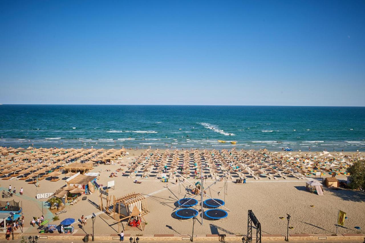 Rusty Sands Apt Spa N Pools Beach Resort Năvodari Eksteriør billede