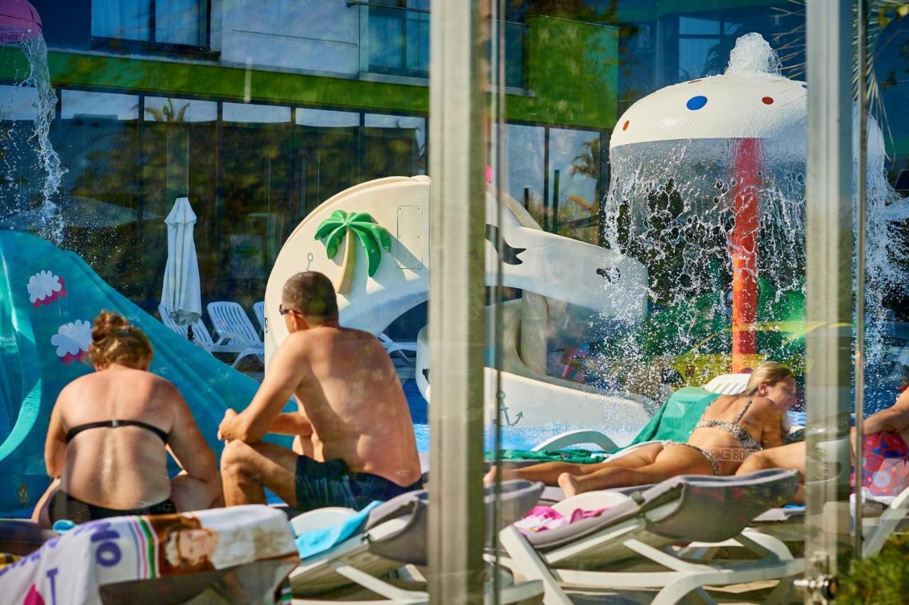 Rusty Sands Apt Spa N Pools Beach Resort Năvodari Eksteriør billede