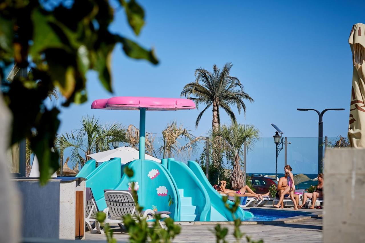 Rusty Sands Apt Spa N Pools Beach Resort Năvodari Eksteriør billede